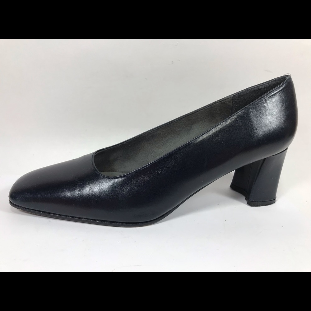 Stuart Weitzman Dark Blue Leather Pumps M